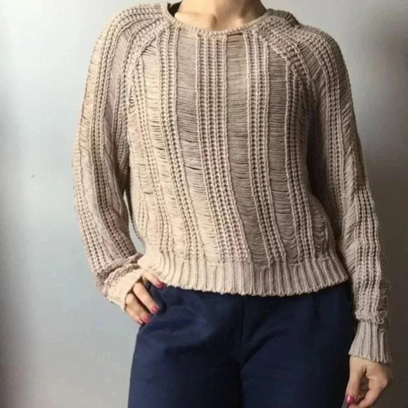 Bar III Cropped Beige Cable Knit Sweater size medium - Picture 3 of 5